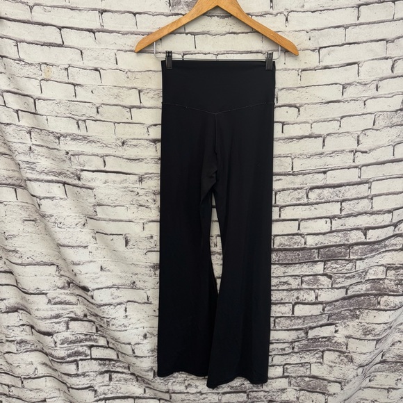 OFFLINE by Aerie Real Me High Rise Flare Leggings SZ L - Picture 3 of 6